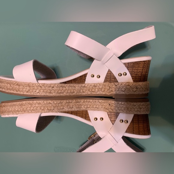 Tommy Bahama Espadrille White. Size 9 - Picture 3 of 4